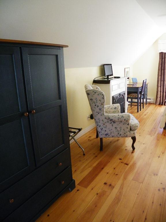 The Colonel'S In Bed And Breakfast Fredericton Phòng bức ảnh