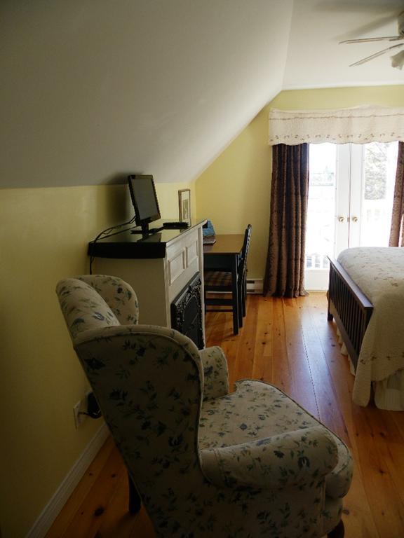 The Colonel'S In Bed And Breakfast Fredericton Phòng bức ảnh