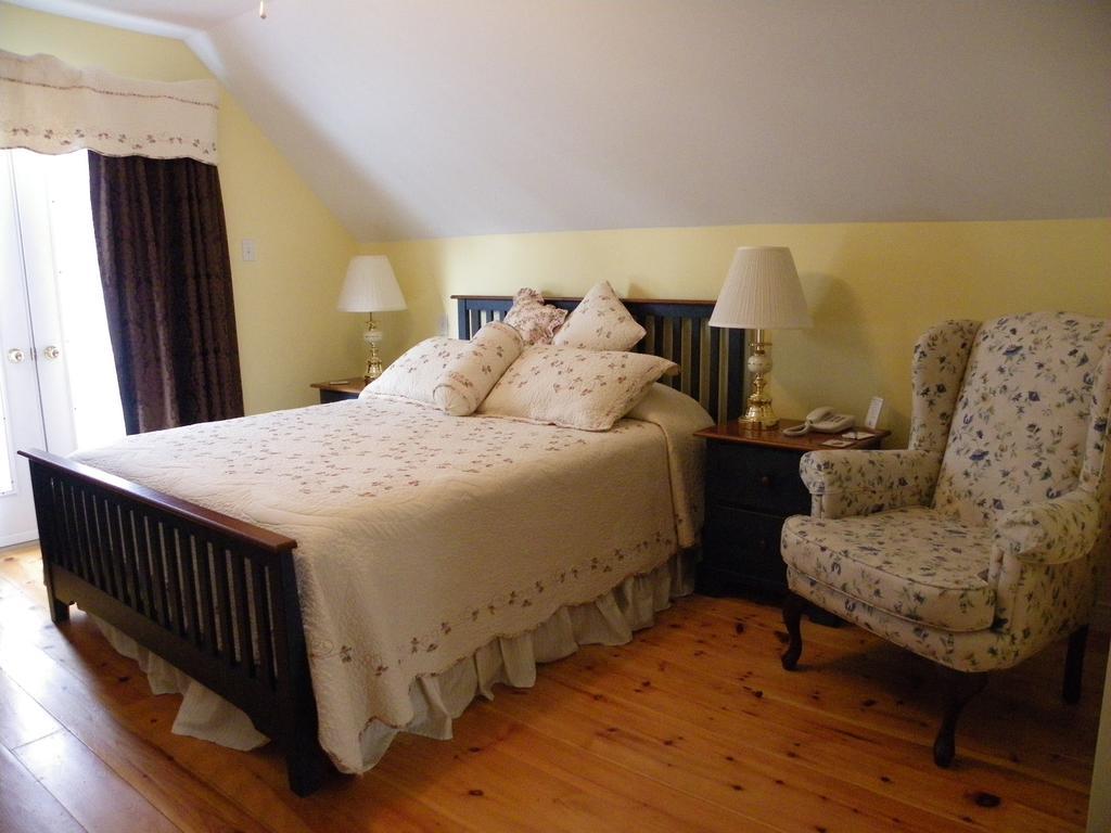 The Colonel'S In Bed And Breakfast Fredericton Phòng bức ảnh